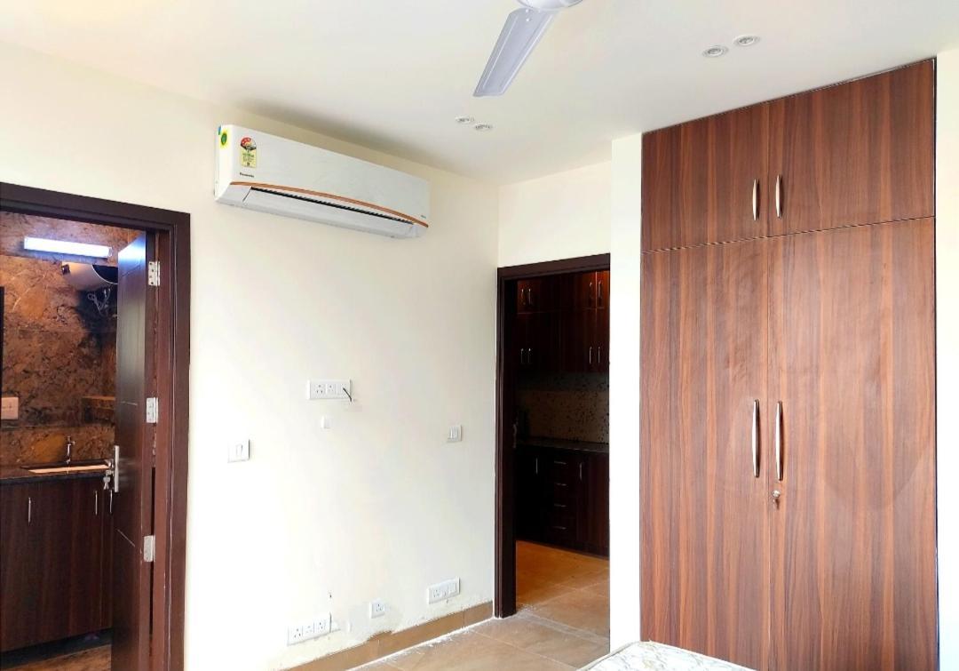 When In Gurgaon - Artemis Hospital 1 Min Walk, Fortis & Medanta 4 Mins Drive Exterior photo